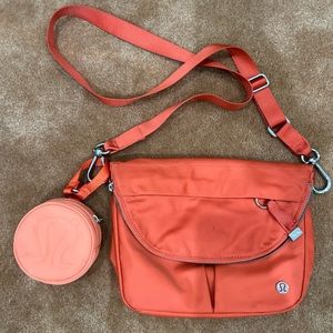 Like new Lululemon•festival bag orange with pouch🍑